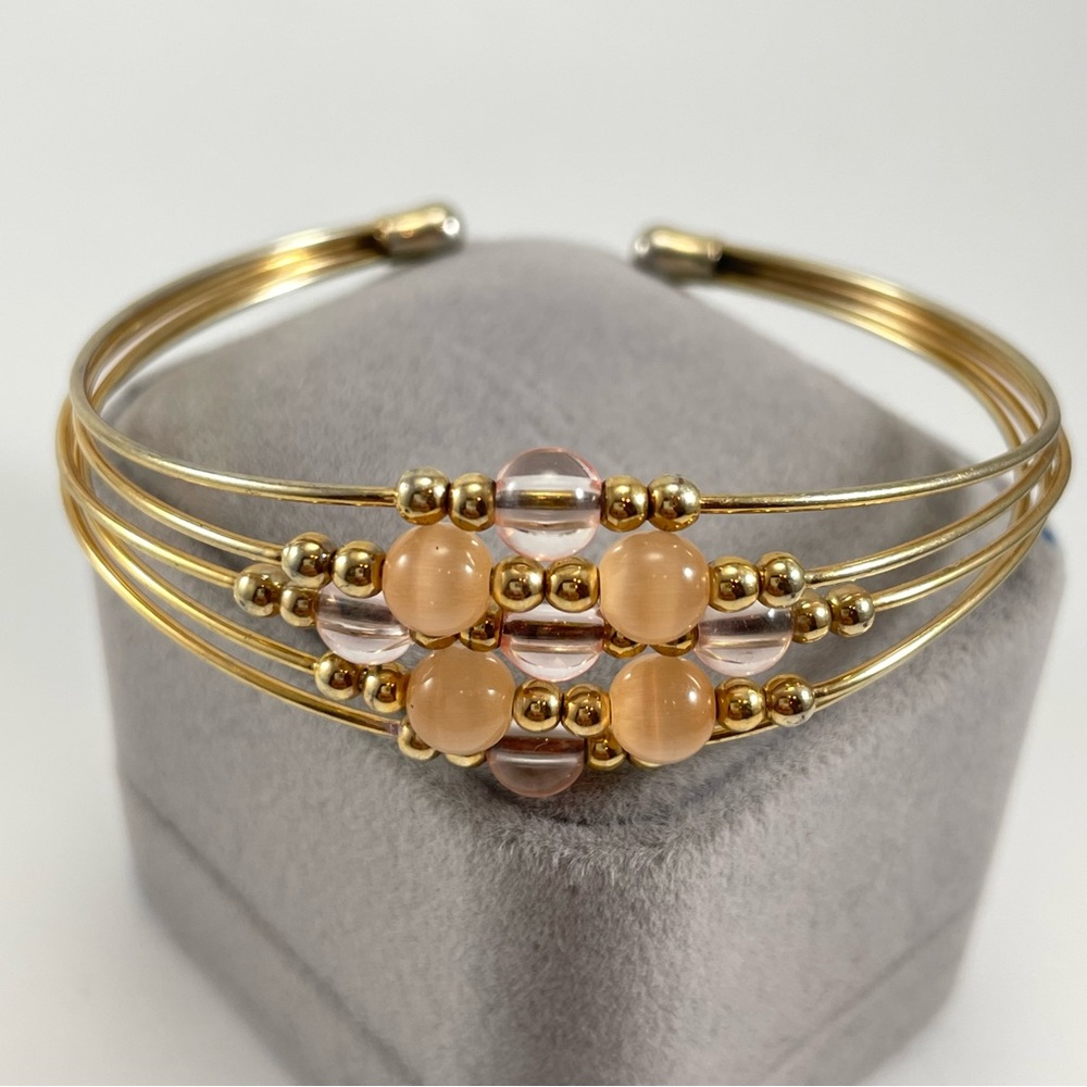 Beautiful Unsigned Clear Beige Moonglow Beaded Gold Tone Wire Cuff Bracelet